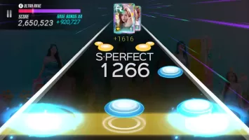 SUPERSTAR STARSHIP