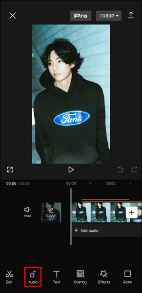 How to add an overlay in CapCut to track a moving body?
