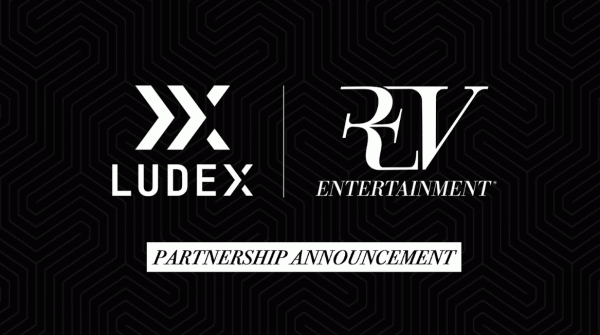 LUDEX Sports Card Scanner +TCG